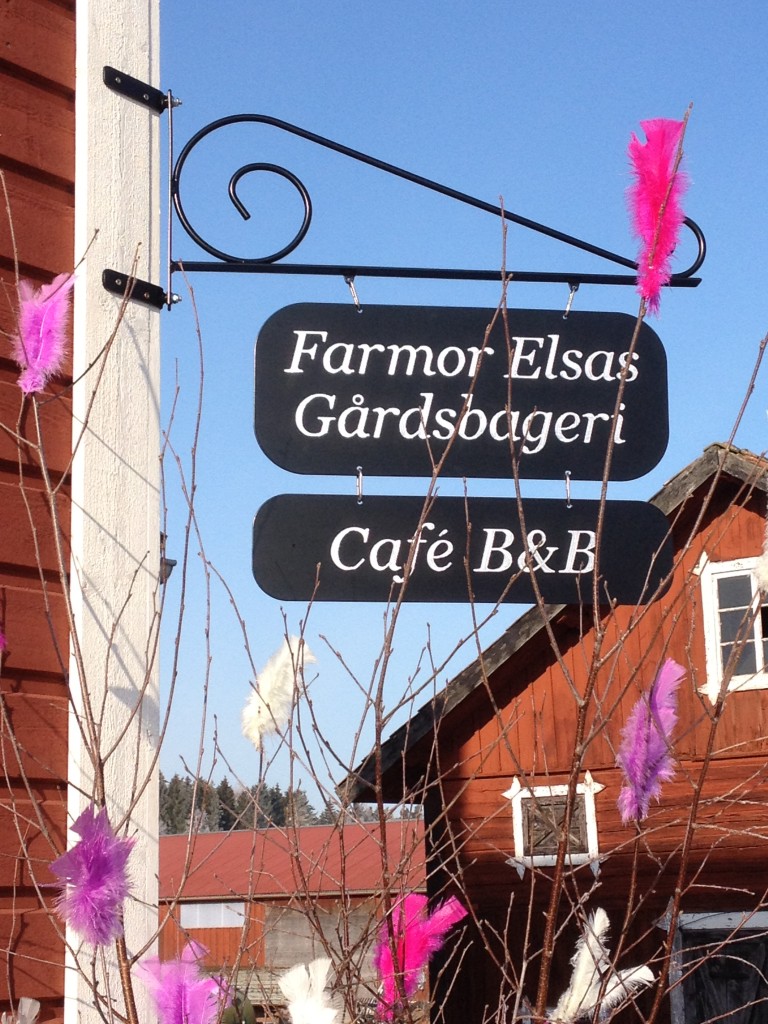 Farmor Elsas Rum & Frukost logotyp